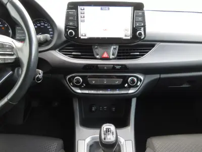 Hyundai i30 2019 - 14990 EUR, 108000 km - 108000km - foto 37 de 42