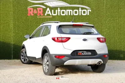 Kia Stonic 2021 - 13990 EUR, 128000 km - AUTO.MOTO.pt - 128000km - foto 2 de 29