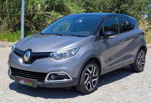 Renault Captur 2015 - 8500 EUR, 174577 km - AUTO.MOTO.pt - 174577km - foto 4 de 23
