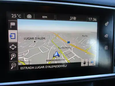 Peugeot 308 SW 2015 - 9900 EUR, 150000 km - AUTO.MOTO.pt - 150000km - foto 10 de 13
