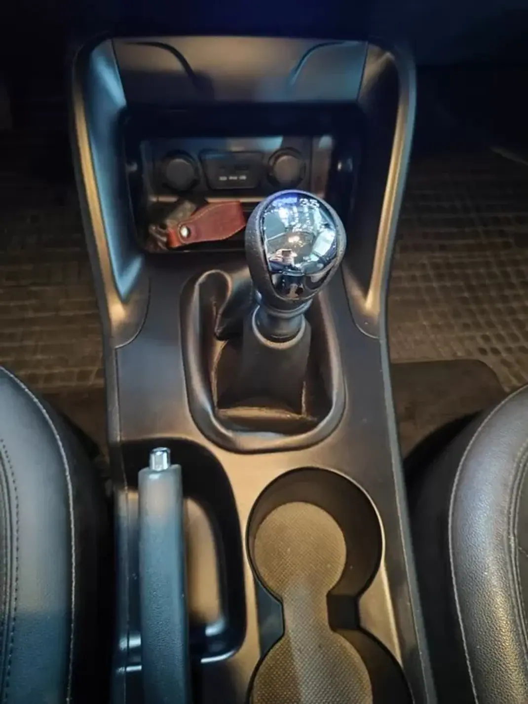 Hyundai ix35 2013 - 9990 EUR, 157000 km - AUTO.MOTO.pt - 157000km - foto 30 de 34