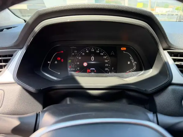 Renault Captur 2023 - 17900 EUR, 81925 km - AUTO.MOTO.pt - 81925km - foto 12 de 13