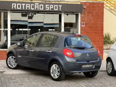 Renault Clio 2008 - 4990 EUR, 255000 km - AUTO.MOTO.pt - 255000km - foto 14 de 31