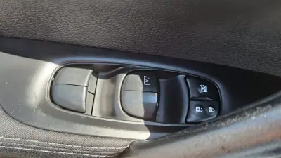 Nissan Qashqai 2014 - 12900 EUR, 133286 km - AUTO.MOTO.pt - 133286km - foto 17 de 28