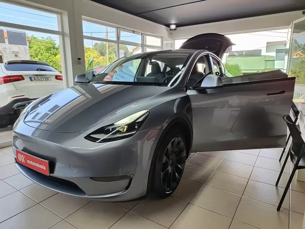 Tesla Model Y 2023 - 38900 EUR, 39000 km - AUTO.MOTO.pt - 39000km - foto 21 de 33