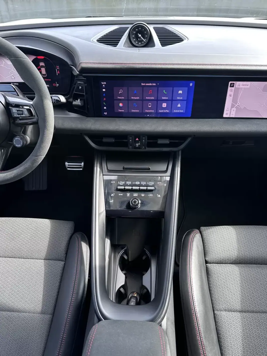 Porsche Macan 2026 - 129000 EUR, 2200 km - AUTO.MOTO.pt - 2200km - foto 71 de 85
