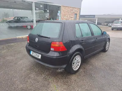 Volkswagen Golf 1999 - 2350 EUR, 207071 km - AUTO.MOTO.pt - 207071km - foto 7 de 7