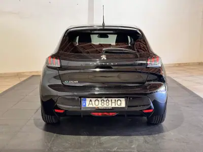 Peugeot e-208 2022 — foto 6 de 22