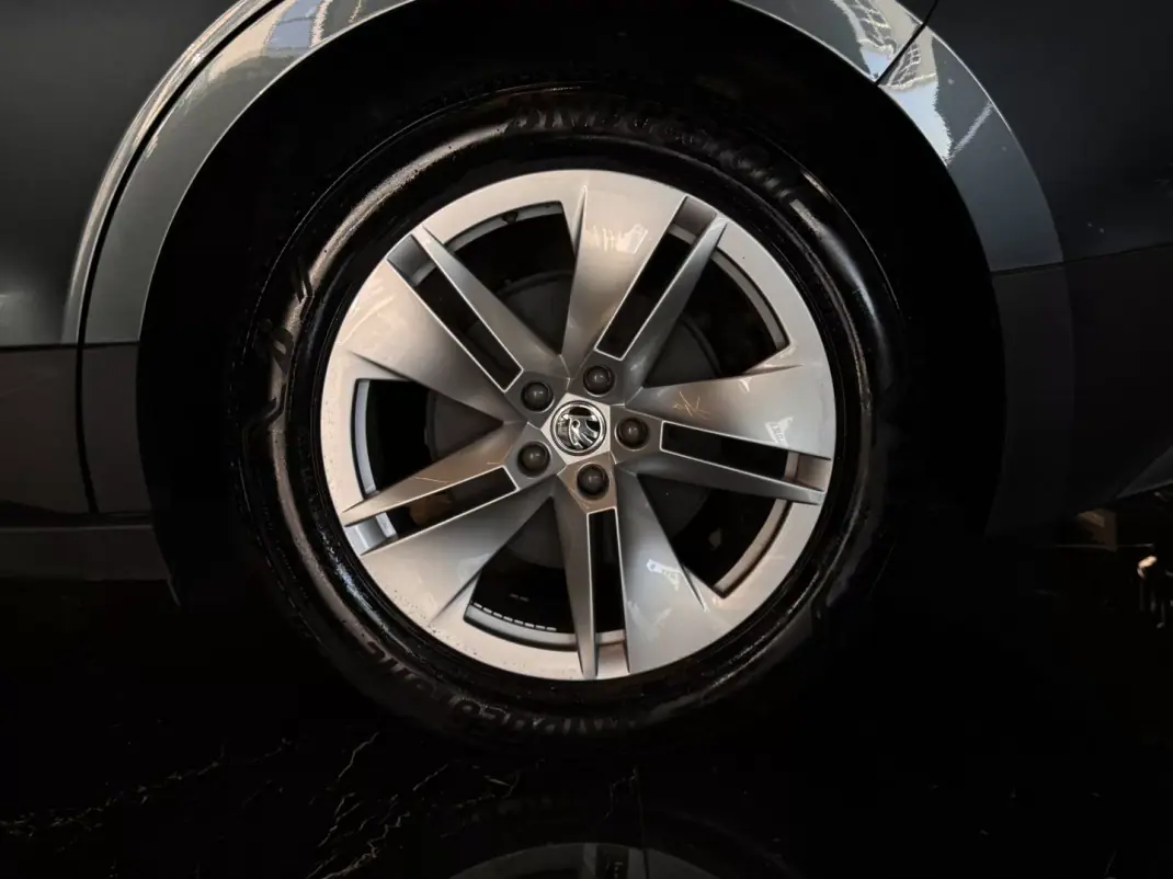 Skoda Enyaq 2021 - 24990 EUR, 108600 km - 108600km - foto 8 de 24