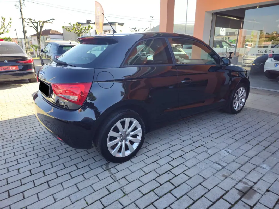 Audi A1 2012 - 8990 EUR, 159195 km - AUTO.MOTO.pt - 159195km - foto 4 de 12