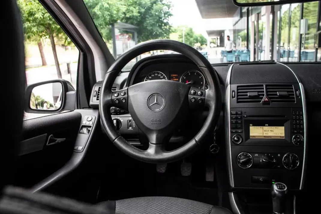 Mercedes-Benz A 160 2009 - 6890 EUR, 111084 km - AUTO.MOTO.pt - 111084km - foto 33 de 34