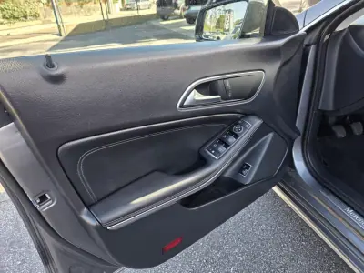 Mercedes-Benz CLA 180 2014 - 17990 EUR, 134000 km - AUTO.MOTO.pt - 134000km - foto 16 de 34