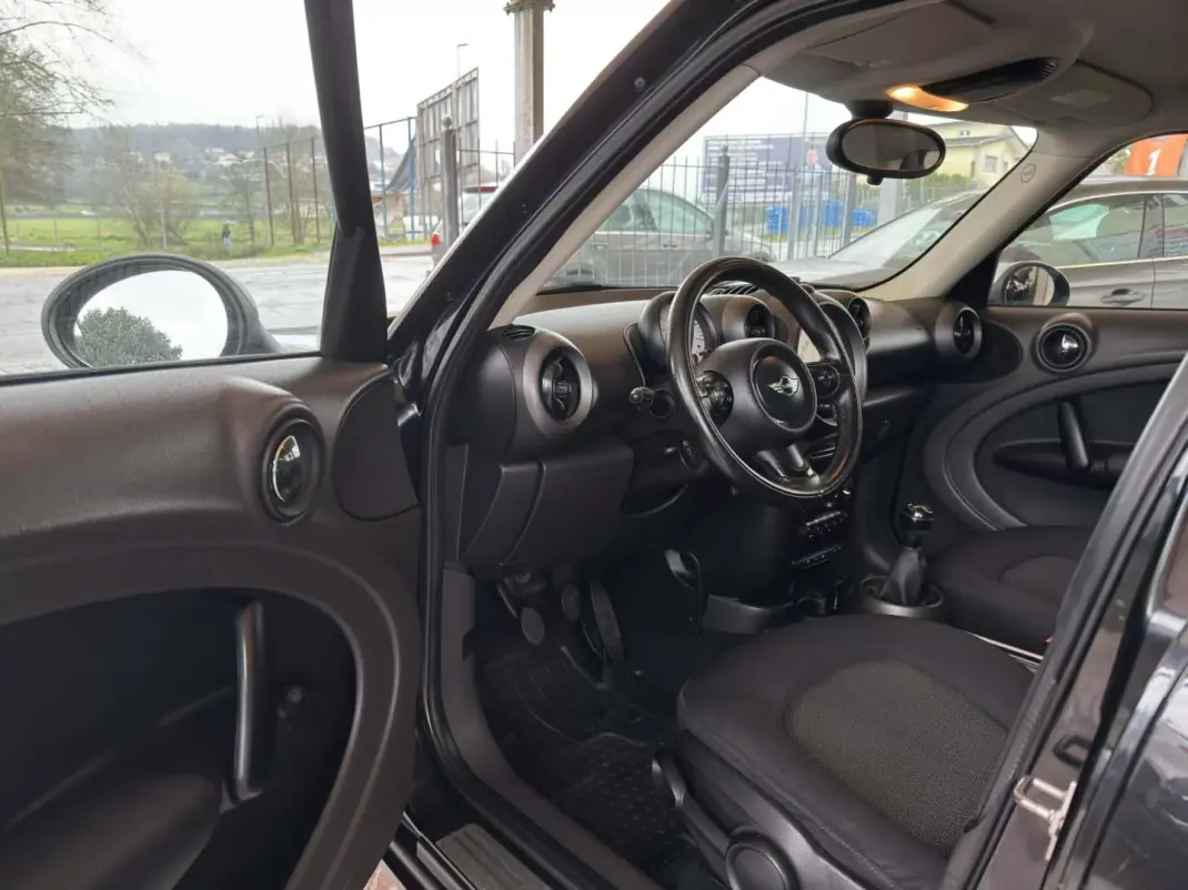 MINI Countryman 2011 - 9750 EUR, 208387 km - AUTO.MOTO.pt - 208387km - foto 21 de 30