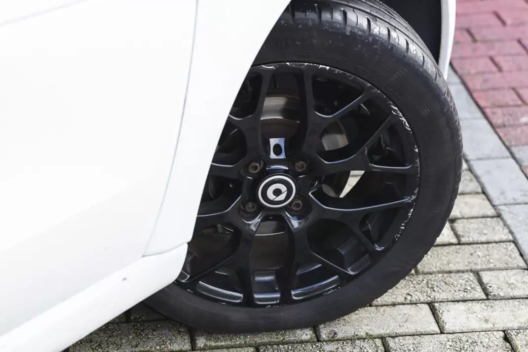 Smart Fortwo Cabrio 2015 - 11900 EUR, 179000 km - AUTO.MOTO.pt - 179000km - foto 19 de 20