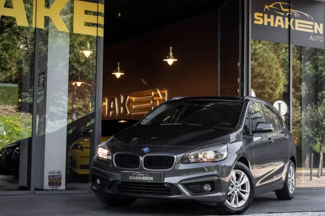 BMW 216 Active Tourer 2017 - 13990 EUR, 96223 km - AUTO.MOTO.pt - 96223km - foto 1 de 43