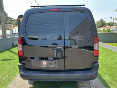 Peugeot Partner 1.5HDI 3lugares 2019 - 12900 EUR, 117000 km - AUTO.MOTO.pt - 117000km - foto 2 de 52