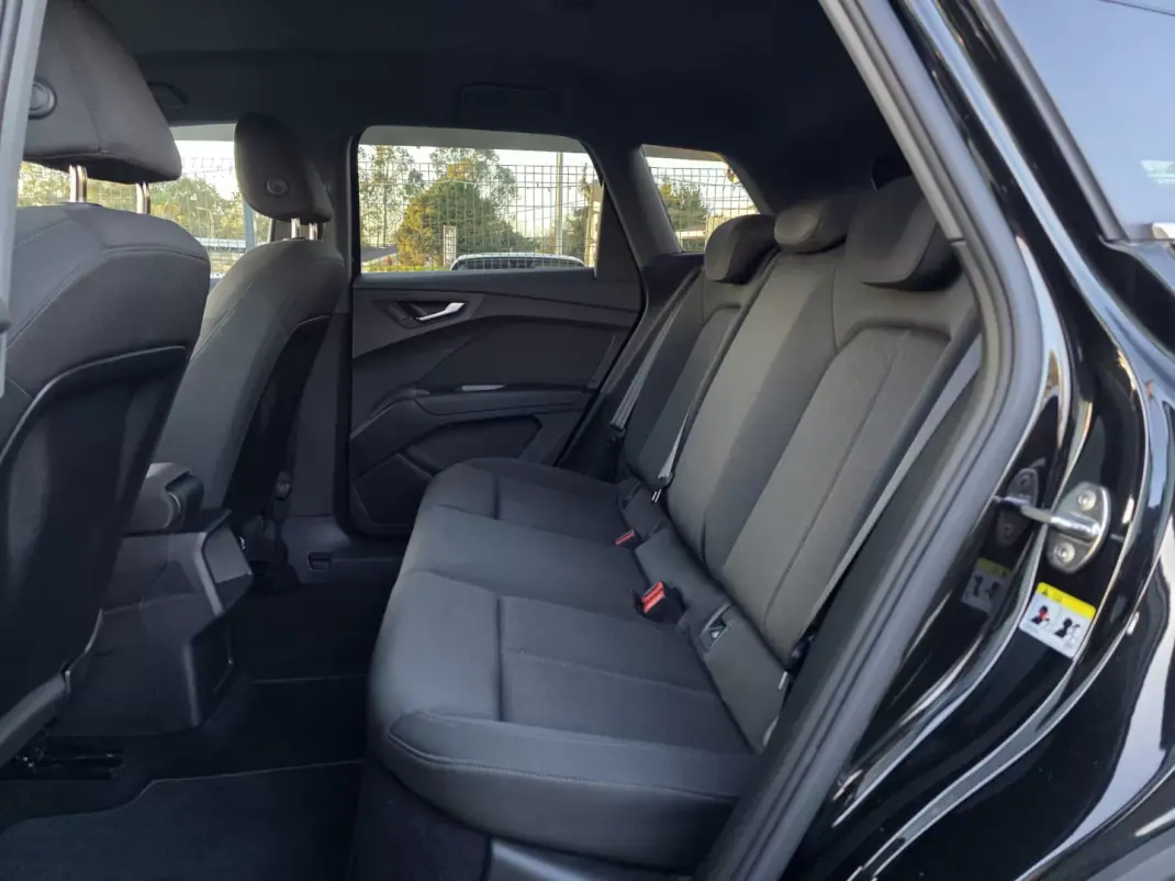 Audi Q4 e-tron 2022 - 36990 EUR, 56000 km - AUTO.MOTO.pt - 56000km - foto 61 de 63