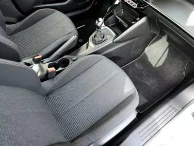 Peugeot 2008 2024 - 18500 EUR, 10965 km - AUTO.MOTO.pt - 10965km - foto 30 de 34