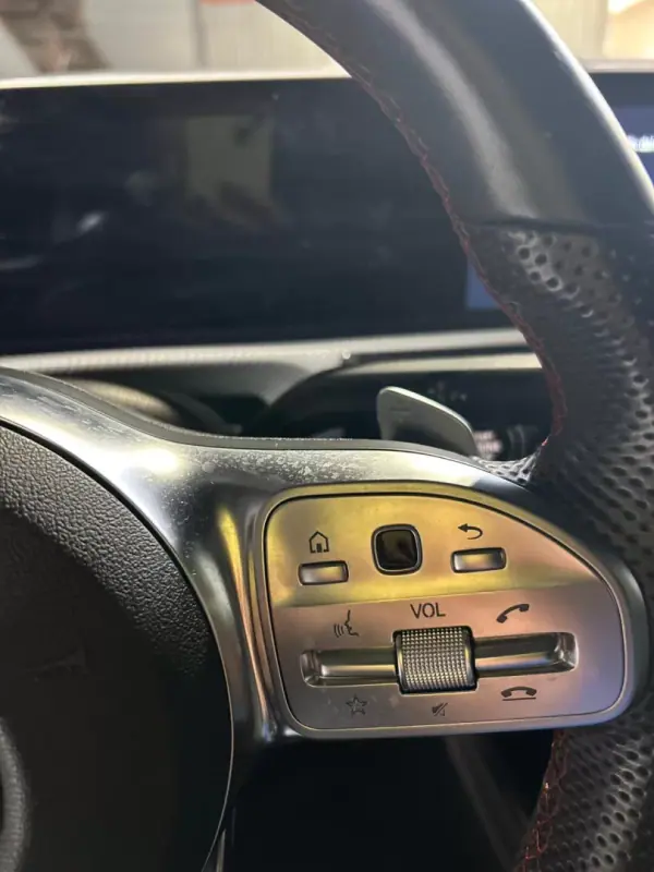 Mercedes-Benz CLA 200 2020 - 35500 EUR, 41690 km - AUTO.MOTO.pt - 41690km - foto 21 de 47