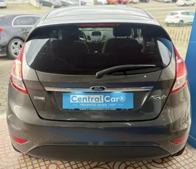 Ford Fiesta 2016 - 9950 EUR, 92000 km - AUTO.MOTO.pt - 92000km - foto 10 de 26