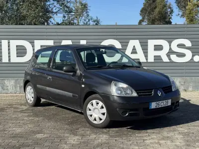 Renault Clio 2006 - 3500 EUR, 238000 km - AUTO.MOTO.pt - 238000km - foto 5 de 12