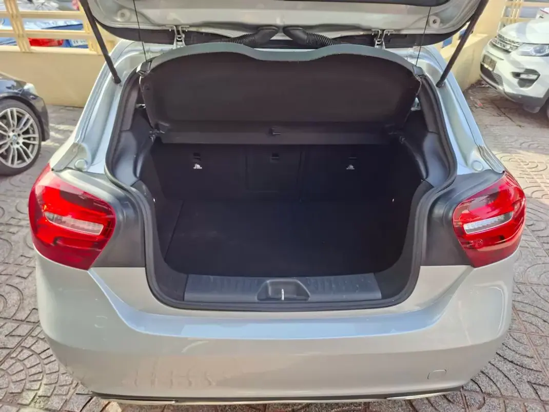 Mercedes-Benz A 180 2017 - 16900 EUR, 125000 km - AUTO.MOTO.pt - 125000km - foto 31 de 31