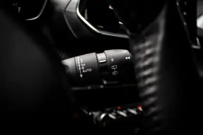 Peugeot e-2008 2021 - 20850 EUR, 60050 km - AUTO.MOTO.pt - 60050km - foto 18 de 44