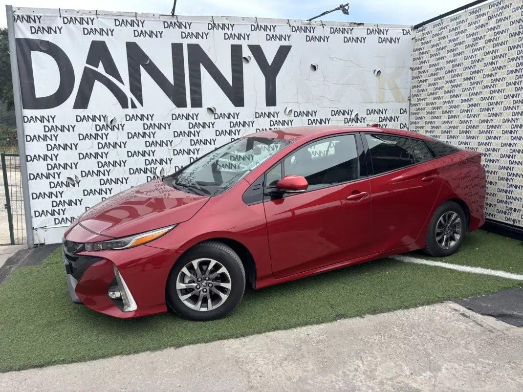 Toyota Prius 2019 - 19900 EUR, 111000 km - AUTO.MOTO.pt - 111000km - foto 1 de 21