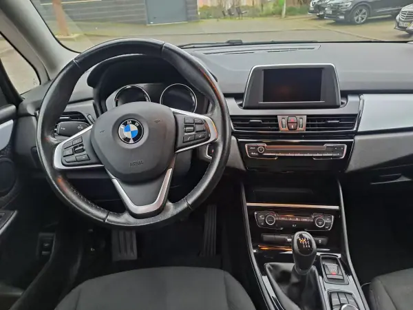 BMW 216 Gran Tourer 2018 - 15990 EUR, 120000 km - AUTO.MOTO.pt - 120000km - foto 12 de 33