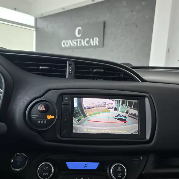 Toyota Yaris 2020 - 17450 EUR, 77356 km - AUTO.MOTO.pt - 77356km - foto 20 de 28