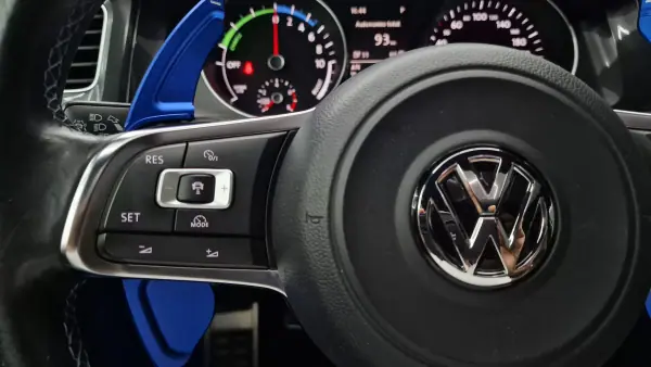 Volkswagen Golf 2015 - 19950 EUR, 168021 km - AUTO.MOTO.pt - 168021km - foto 31 de 56