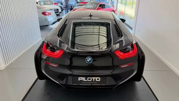 BMW i8 2014 - 61990 EUR, 91277 km - AUTO.MOTO.pt - 91277km - foto 10 de 27