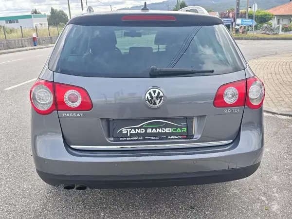 Volkswagen Passat 2008 - 8500 EUR, 223000 km - AUTO.MOTO.pt - 223000km - foto 7 de 17