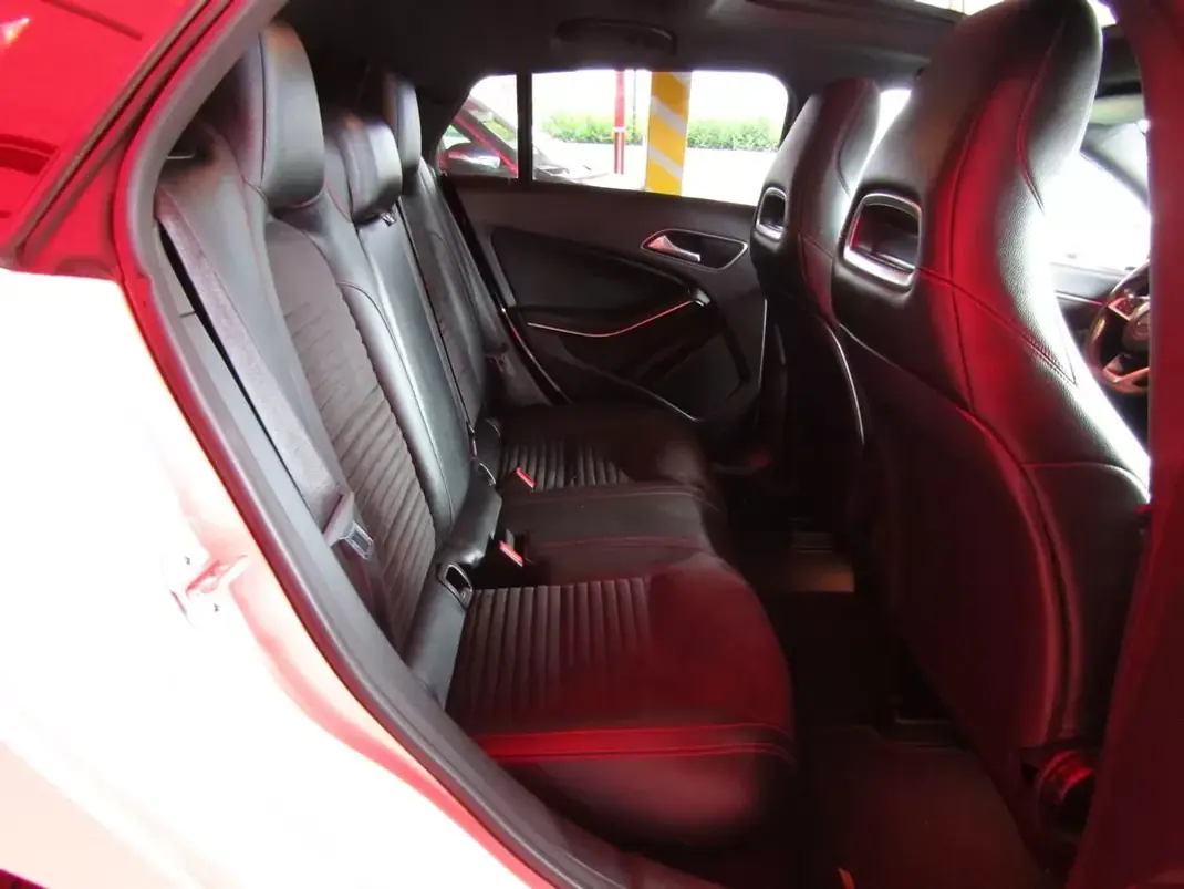 Mercedes-Benz CLA 200 2016 - 25950 EUR, 179120 km - 179120km - foto 7 de 12