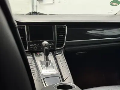 Porsche Panamera 2015 - 33990 EUR, 247000 km - AUTO.MOTO.pt - 247000km - foto 33 de 44