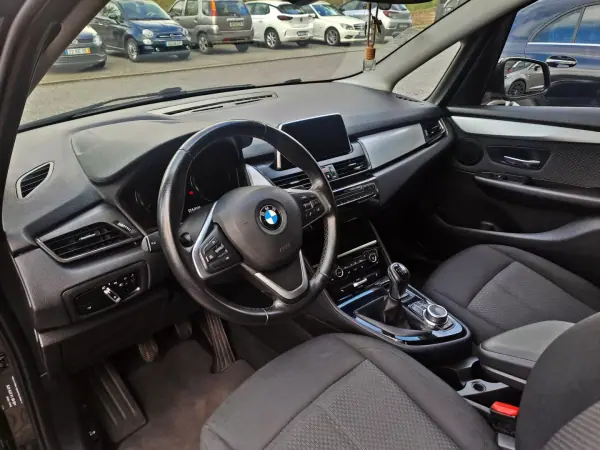 BMW 216 Gran Tourer 2019 - 16500 EUR, 100000 km - AUTO.MOTO.pt - 100000km - foto 10 de 27