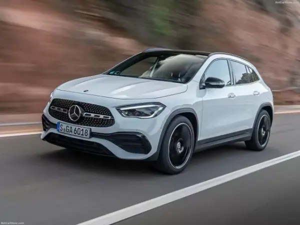 Mercedes-Benz GLA 250 2023 — foto 2 de 4