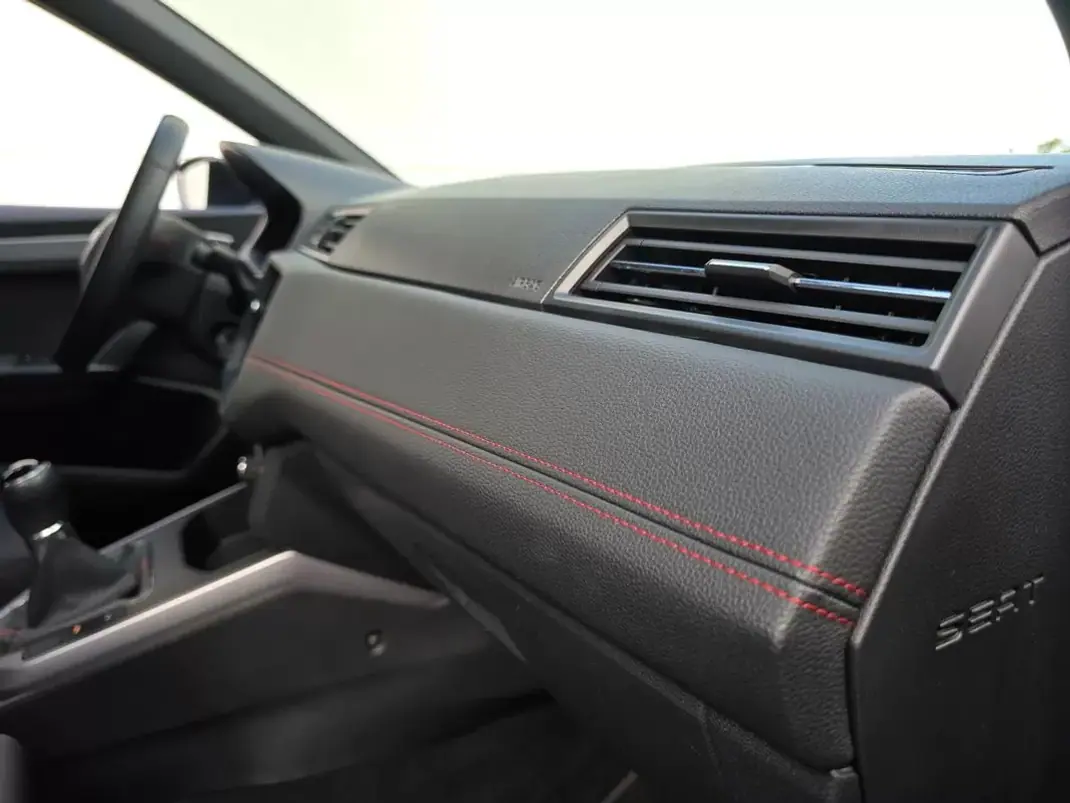 SEAT Arona 2020 - 14500 EUR, 61900 km - AUTO.MOTO.pt - 61900km - foto 36 de 42