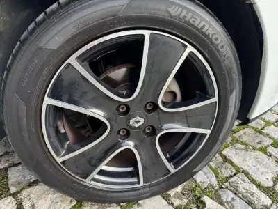 Renault Clio Sport Tourer 2015 - 8750 EUR, 190000 km - AUTO.MOTO.pt - 190000km - foto 35 de 35