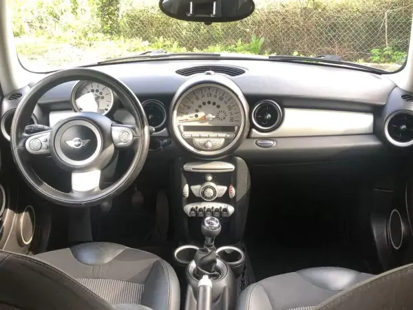 MINI Cooper 2008 - 7999 EUR, 300000 km - AUTO.MOTO.pt - 300000km - foto 28 de 42