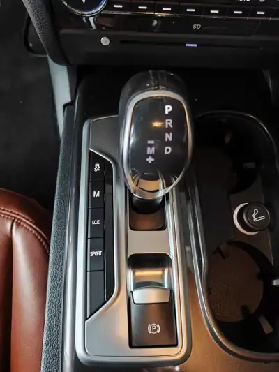 Maserati Ghibli 2015 - 34500 EUR, 129900 km - AUTO.MOTO.pt - 129900km - foto 32 de 36