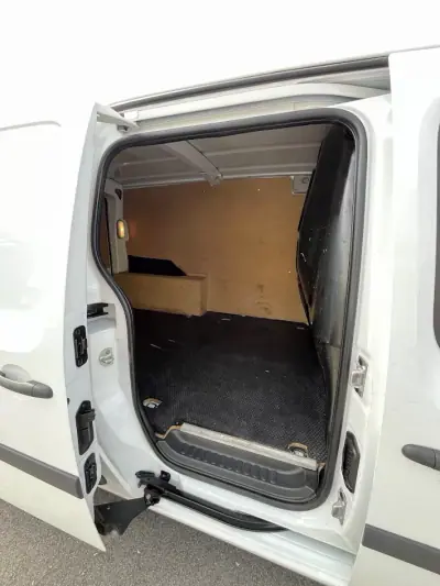 Renault Kangoo 1.5 DCi Maxi 2021 - 13250 EUR, 125000 km - AUTO.MOTO.pt - 125000km - foto 27 de 39