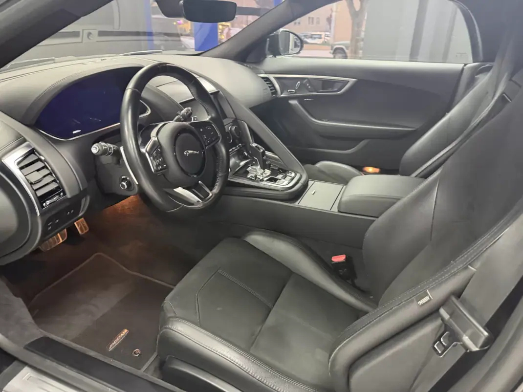 Jaguar F-Type 2021 - 60000 EUR, 42001 km - AUTO.MOTO.pt - 42001km - foto 35 de 56