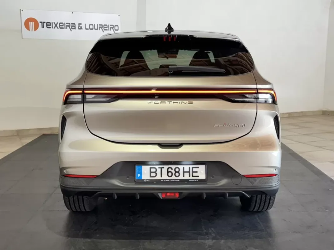 Forthing Friday EV 2025 - 44900 EUR, 2337 km - AUTO.MOTO.pt - 2337km - foto 6 de 24