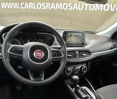 Fiat Tipo 2017 - 13900 EUR, 194560 km - AUTO.MOTO.pt - 194560km - foto 8 de 9