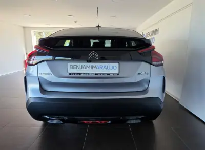 Citroën e-C4 2022 — foto 5 de 15