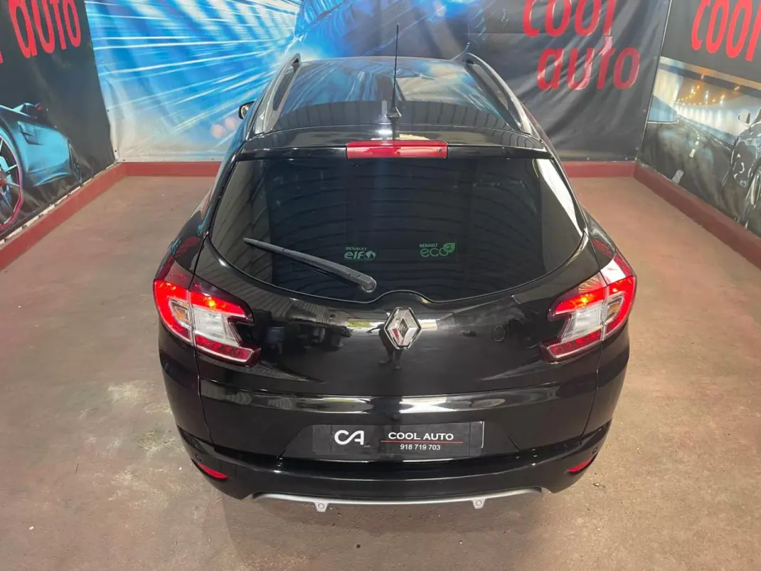 Renault Mégane Sport Tourer 2014 - 9999 EUR, 163000 km - AUTO.MOTO.pt - 163000km - foto 12 de 47