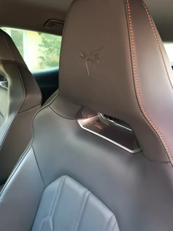 Cupra Formentor 2021 - 23000 EUR, 64000 km - 64000km - foto 4 de 12