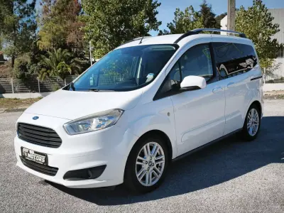 Ford Tourneo Courier 2018 — photo 5 of 40