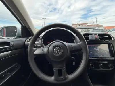 Volkswagen Golf Variant 2011 - 7900 EUR, 284928 km - AUTO.MOTO.pt - 284928km - foto 11 de 19